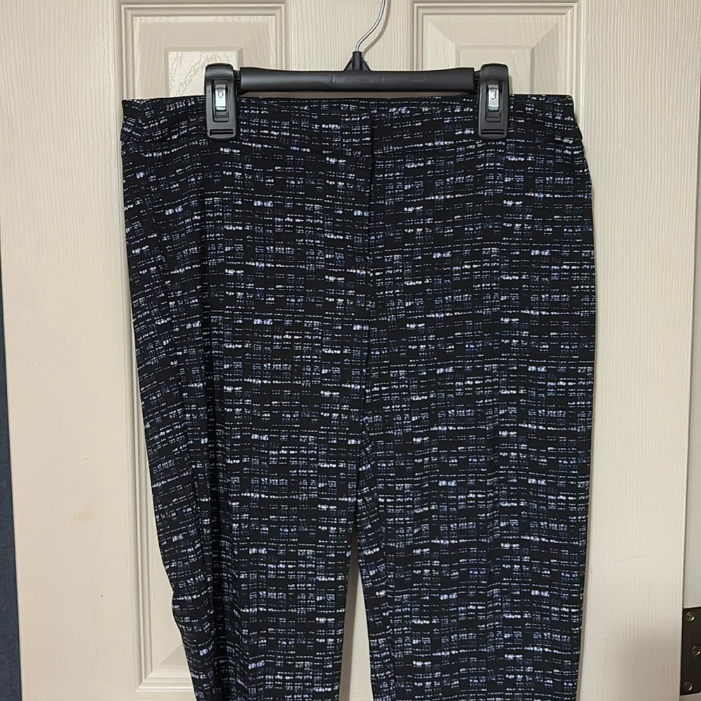 NWOT Size 4 women’s stretchy dress pants